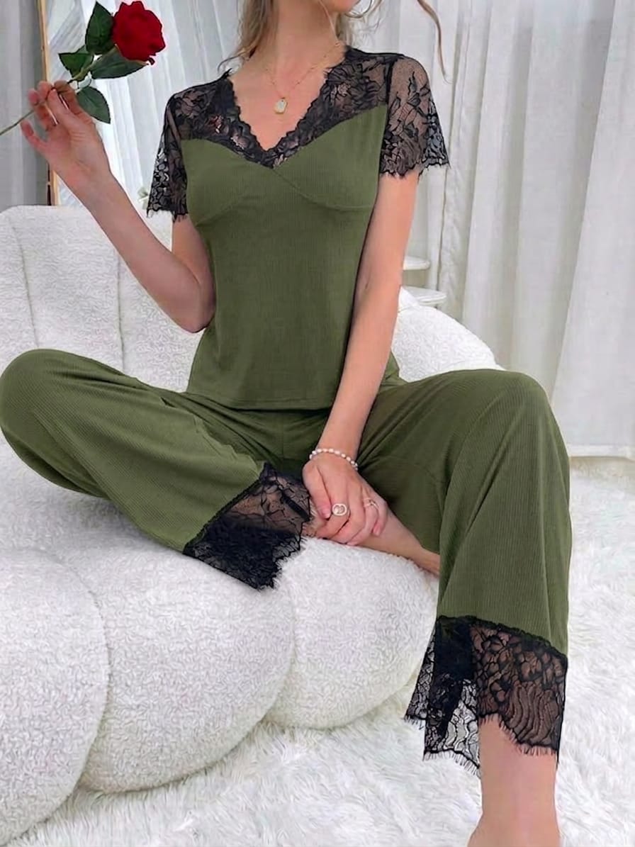 Pyjama pantalon dentelle & t-shirt en dentelle