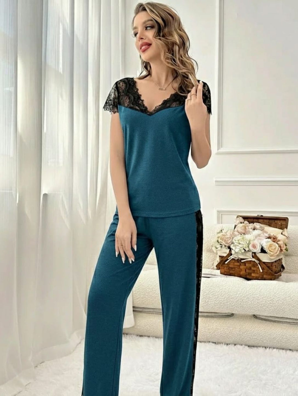 Ensemble pantalon dentelle & t-shirt dentelle V