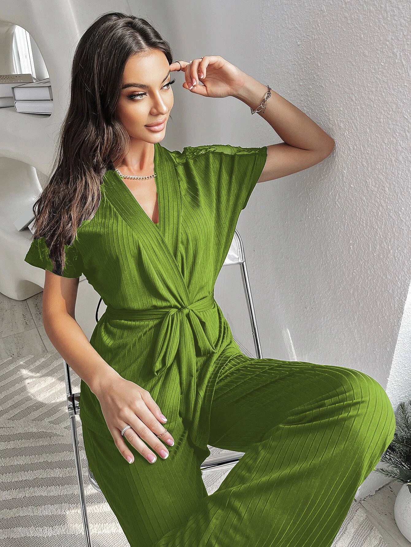 Ensemble de pyjama en dentelle ceinturé